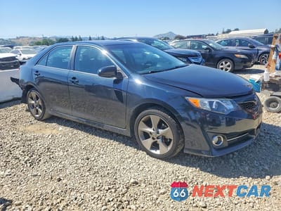 Czwarte zdjęcie samochodu z boku: 2014 TOYOTA CAMRY SE SPORT VIN:4T1BF1FK0EU817325 - miniatura