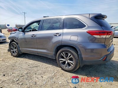 Drugie zdjęcie samochodu z przodu: 2019 TOYOTA HIGHLANDER LE VIN:5TDBZRFH7KS998647 - miniatura