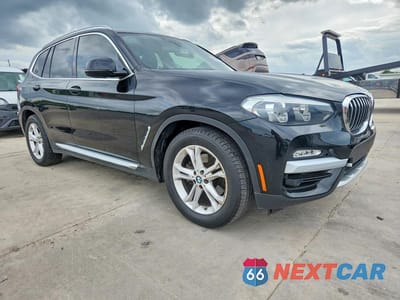 Czwarte zdjęcie samochodu z boku: 2019 BMW X3 SDRIVE30I VIN:5UXTR7C59KLF29923 - miniatura
