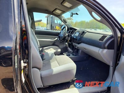 Zdjęcie 10 z 13 samochodu: 2013 TOYOTA TACOMA BASE VIN:5TFNX4CN6DX018077 - miniatura