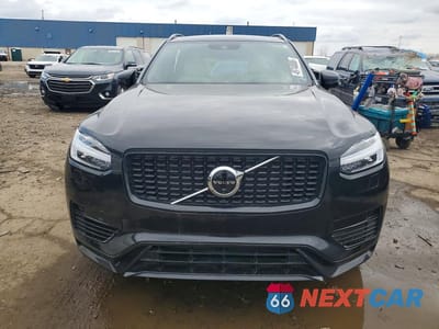 Piąte zdjęcie samochodu w środku: 2022 VOLVO XC90 T8 RECHARGE R-DESIGN VIN:YV4BR0CM9N1777563 - miniatura