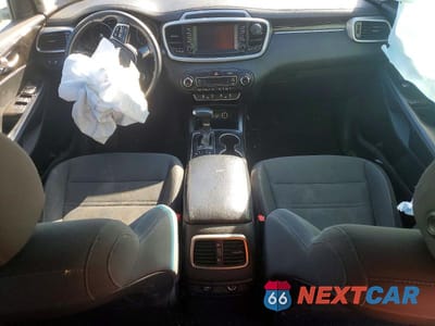 Zdjęcie 8 z 13 samochodu: 2020 KIA SORENTO LX VIN:5XYPG4A32LG691640 - miniatura