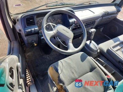 Zdjęcie 8 z 12 samochodu: 2000 ISUZU NPR BOX TRUCK VIN:JALB4B148Y7002168 - miniatura
