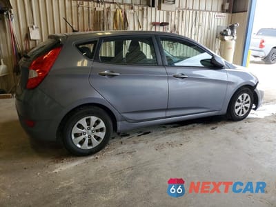 Trzecie zdjęcie samochodu z tyłu: 2017 HYUNDAI ACCENT SE VIN:KMHCT5AE2HU323137 - miniatura