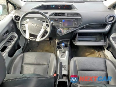 Zdjęcie 8 z 12 samochodu: 2014 TOYOTA PRIUS C FOUR VIN:JTDKDTB38E1067338 - miniatura