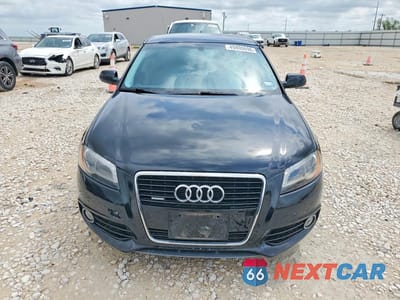 Piąte zdjęcie samochodu w środku: 2011 AUDI A3 PREMIUM PLUS VIN:WAUMFAFM8BA136564 - miniatura