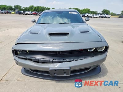 Piąte zdjęcie samochodu w środku: 2023 DODGE CHALLENGER R VIN:2C3CDZFJ7PH662674 - miniatura