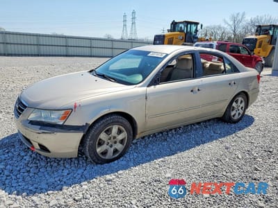 2010 HYUNDAI SONATA GLS 5NPET4AC2AH599470 - główne zdjęcie licytacji z USA - miniatura