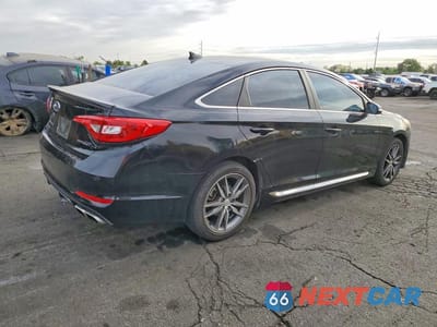 Trzecie zdjęcie samochodu z tyłu: 2017 HYUNDAI SONATA SPORT 2.0T VIN:5NPE34AB3HH585188 - miniatura