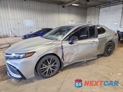2023 TOYOTA CAMRY SE 4T1G11AK6PU727207 - główne zdjęcie licytacji z USA - miniatura