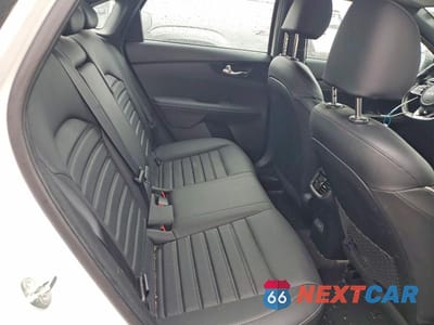 Zdjęcie 10 z 12 samochodu: 2023 KIA FORTE VIN:3KPF54AD3PE670325 - miniatura