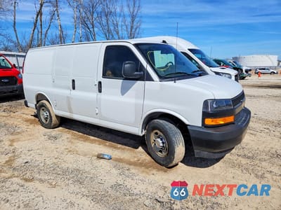 Czwarte zdjęcie samochodu z boku: 2025 CHEVROLET EXPRESS 2500 CARGO UTILITY / SERVICE VAN VIN:1GCWGAF74S1268062 - miniatura