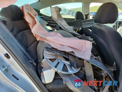 Zdjęcie 10 z 12 samochodu: 2020 HYUNDAI ELANTRA SEL VIN:5NPD84LF2LH530222 - miniatura