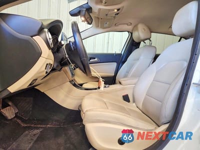 Zdjęcie 7 z 12 samochodu: 2016 MERCEDES-BENZ GLA 250 VIN:WDCTG4EB7GJ225279 - miniatura