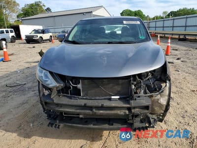 Piąte zdjęcie samochodu w środku: 2017 NISSAN ROGUE SPORT S VIN:JN1BJ1CR8HW132506 - miniatura