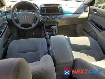 Zdjęcie 8 z 12 samochodu: 2005 TOYOTA CAMRY LE VIN:4T1BE30K35U587903 - miniatura