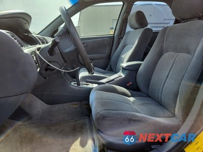Zdjęcie 7 z 12 samochodu: 2000 TOYOTA CAMRY LE VIN:JT2BG28K9Y0426621 - miniatura