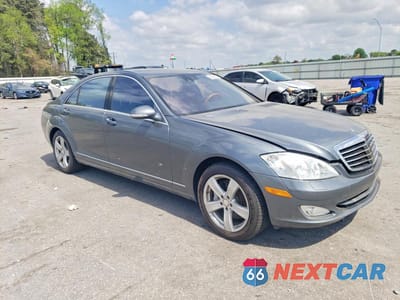 Czwarte zdjęcie samochodu z boku: 2008 MERCEDES-BENZ S 550 4MATIC VIN:WDDNG86X08A182069 - miniatura