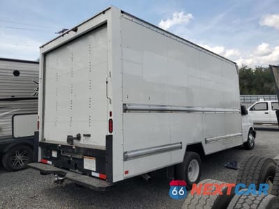 Trzecie zdjęcie samochodu z tyłu: 2023 GMC SAVANA BOX TRUCK VIN:7GZ37TC76PN007067 - miniatura