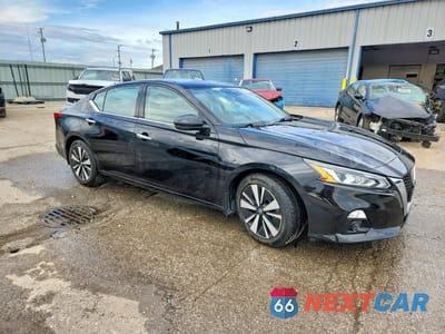 Czwarte zdjęcie samochodu z boku: 2020 NISSAN ALTIMA SL VIN:1N4BL4EV5LC177776 - miniatura