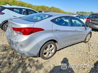 Trzecie zdjęcie samochodu z tyłu: 2013 HYUNDAI ELANTRA GLS VIN:5NPDH4AE6DH172098 - miniatura