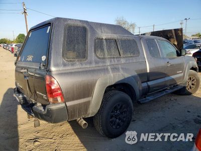 Trzecie zdjęcie samochodu z tyłu: 2013 TOYOTA TACOMA PRERUNNER V6 VIN:5TFTU4GN7DX029406 - miniatura