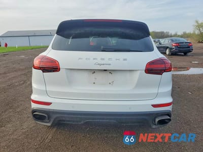 Zdjęcie 6 z 12 samochodu: 2017 PORSCHE CAYENNE VIN:WP1AA2A25HKA86174 - miniatura