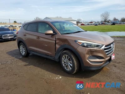 Czwarte zdjęcie samochodu z boku: 2017 HYUNDAI TUCSON SE VIN:KM8J23A45HU328760 - miniatura