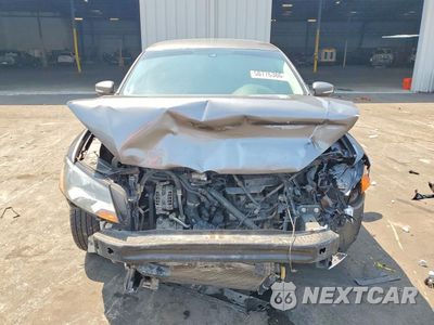 Piąte zdjęcie samochodu w środku: 2015 VOLKSWAGEN PASSAT S VIN:1VWAT7A31FC075565 - miniatura