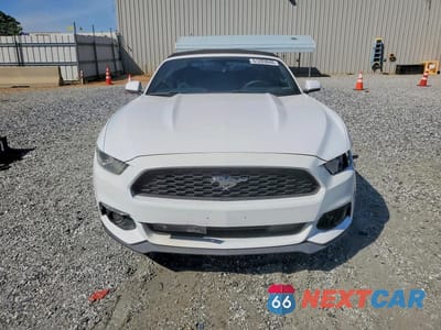 Piąte zdjęcie samochodu w środku: 2016 FORD MUSTANG VIN:1FATP8EM4G5291494 - miniatura