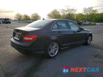 Trzecie zdjęcie samochodu z tyłu: 2014 MERCEDES-BENZ C 250 VIN:WDDGF4HB9EA930061 - miniatura