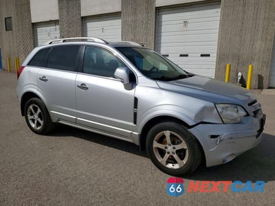 Czwarte zdjęcie samochodu z boku: 2013 CHEVROLET CAPTIVA LT VIN:3GNFL3EK2DS526567 - miniatura