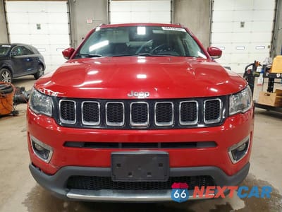 Piąte zdjęcie samochodu w środku: 2019 JEEP COMPASS LIMITED VIN:3C4NJCCB3KT662775 - miniatura
