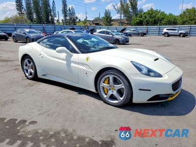 Czwarte zdjęcie samochodu z boku: 2011 FERRARI CALIFORNIA VIN:ZFF65LJA3B0178624 - miniatura