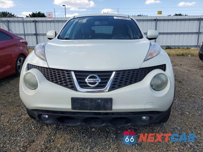 Piąte zdjęcie samochodu w środku: 2011 NISSAN JUKE S VIN:JN8AF5MV1BT015814 - miniatura