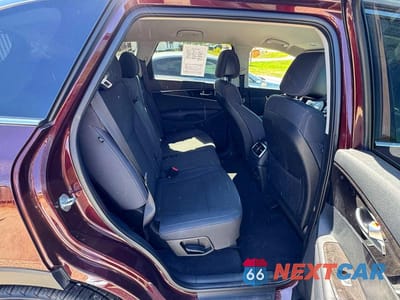 Zdjęcie 6 z 10 samochodu: 2016 KIA SORENTO LX V6 VIN:5XYPG4A57GG126047 - miniatura