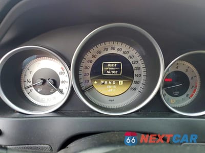 Zdjęcie 9 z 12 samochodu: 2012 MERCEDES-BENZ C 250 VIN:WDDGJ4HB8CF799140 - miniatura
