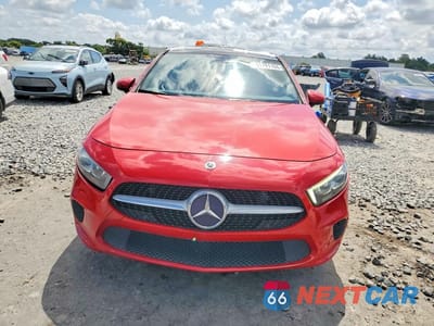 Piąte zdjęcie samochodu w środku: 2019 MERCEDES-BENZ A 220 VIN:WDD3G4EB2KW022632 - miniatura