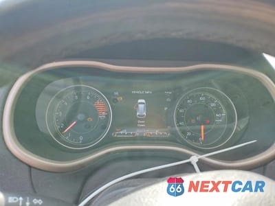 Zdjęcie 9 z 13 samochodu: 2017 JEEP CHEROKEE LIMITED VIN:1C4PJMDS8HW501547 - miniatura