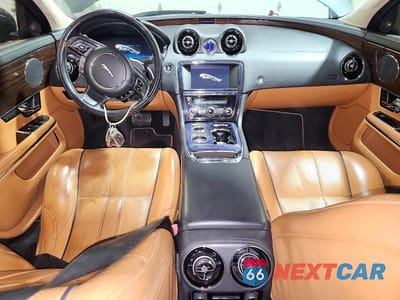Zdjęcie 8 z 12 samochodu: 2012 JAGUAR XJL VIN:SAJWA2GB7CLV30139 - miniatura