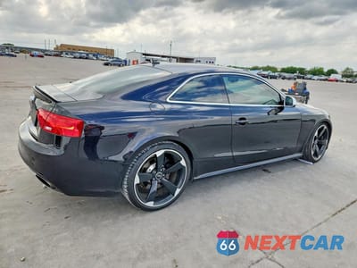 Trzecie zdjęcie samochodu z tyłu: 2013 AUDI RS5 VIN:WUAC6AFR7DA900971 - miniatura