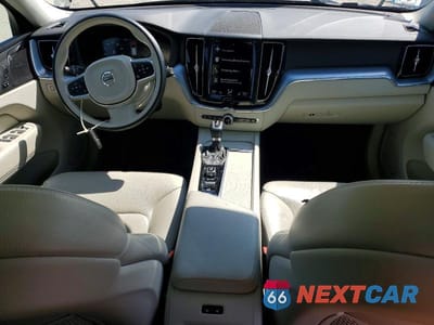 Zdjęcie 8 z 14 samochodu: 2019 VOLVO XC60 T5 VIN:LYV102RK3KB262704 - miniatura