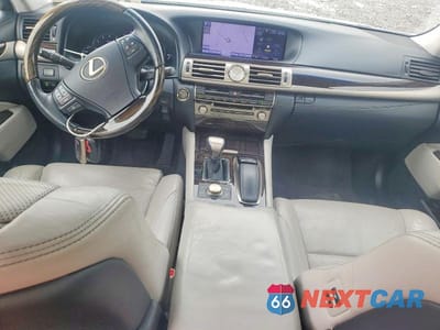 Zdjęcie 8 z 12 samochodu: 2013 LEXUS LS 460 VIN:JTHBL5EF7D5116281 - miniatura