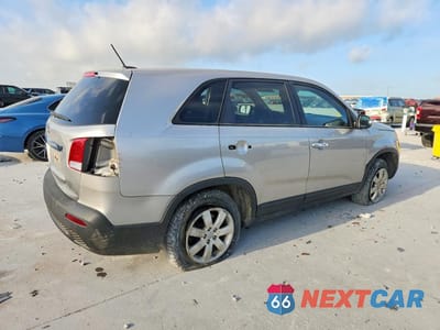 Trzecie zdjęcie samochodu z tyłu: 2012 KIA SORENTO LX VIN:5XYKT3A18CG303230 - miniatura
