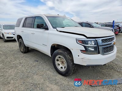 Czwarte zdjęcie samochodu z boku: 2017 CHEVROLET TAHOE K1500 VIN:1GNSKEEC3HR264234 - miniatura