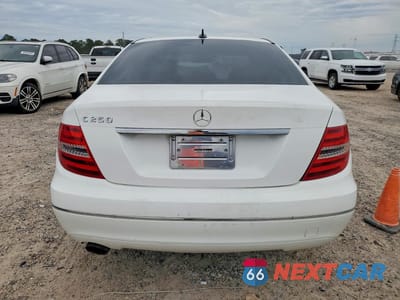 Zdjęcie 6 z 12 samochodu: 2013 MERCEDES-BENZ C 250 VIN:WDDGF4HB7DR252264 - miniatura