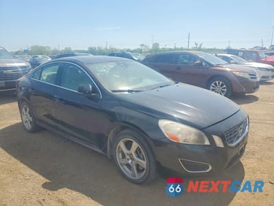 Czwarte zdjęcie samochodu z boku: 2013 VOLVO S60 T5 VIN:YV1612FHXD2176249 - miniatura