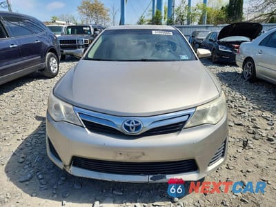 Piąte zdjęcie samochodu w środku: 2013 TOYOTA CAMRY HYBRID LE VIN:4T1BD1FK6DU068843 - miniatura