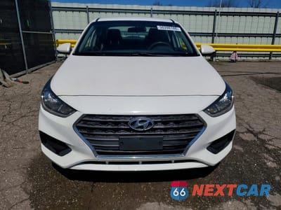 Piąte zdjęcie samochodu w środku: 2018 HYUNDAI ACCENT SE VIN:3KPC24A32JE033212 - miniatura
