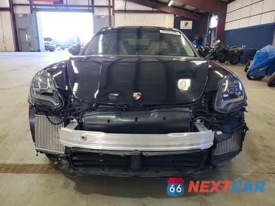 Piąte zdjęcie samochodu w środku: 2018 PORSCHE PANAMERA 4 E-HYBRID VIN:WP0AE2A73JL128732 - miniatura